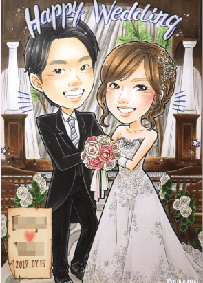 画家「カナイユウ」の主祭壇の前にいる新郎新婦を描いた似顔絵ウェルカムボード1